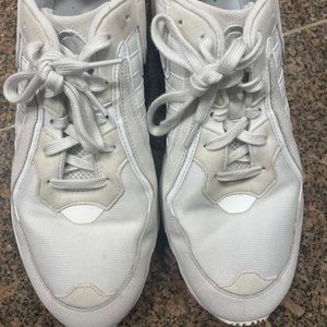 Men’s Adidas “dad shoes”